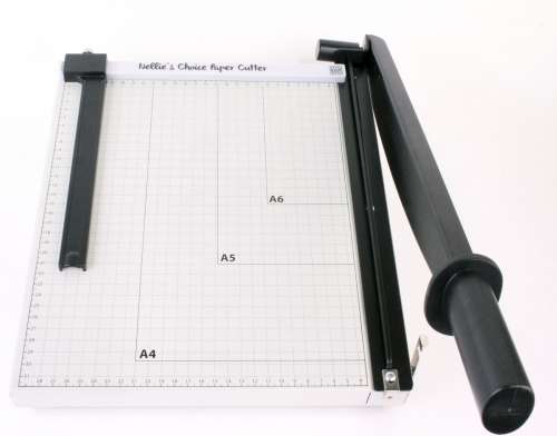 MAXI Papierschneider, Metall, 30 x 34,5 x 3 cm, bis zu 30,5 cm Papiergröße, mit Antirutschfüßen
